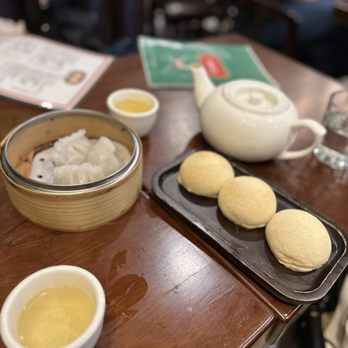 Hey Yuet - Steamed Veggie Dumplings and Baked BBQ Pork Bun - Dim Sum Near Me - New York, New York