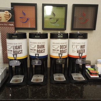 Hampton Inn & Suites Clermont - Coffee station - Hotels Near Me - Clermont, Florida