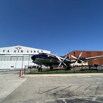 Delta Flight Museum - The awesome DC-7 - Museums Near Me - Hapeville, Georgia