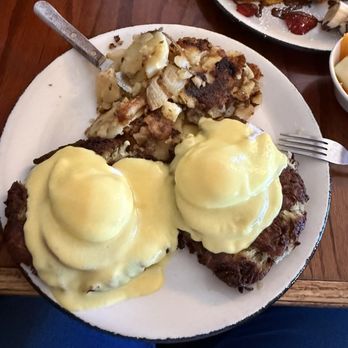 Mariner's Cove Restaurant - Benny cakes - American Near Me - Brielle, New Jersey