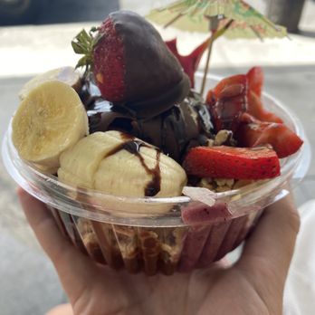 Makani's Magic Pineapple Shack - Juice Bars & Smoothies Near Me - Hilo, Hawaii Makani's Magic Pineapple Shack - Juice Bars & Smoothies Near Me - Hilo, Hawaii