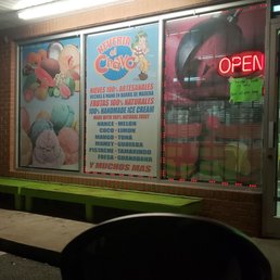 OMG...Mexican Ice cream made in wooden drums on site! OMG...Mexican Ice cream made in wooden drums on site!