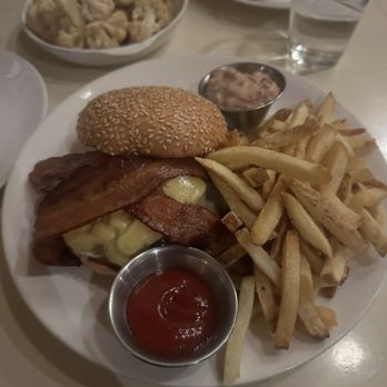 The Well - House Burger - Bars Near Me - Oakland, California