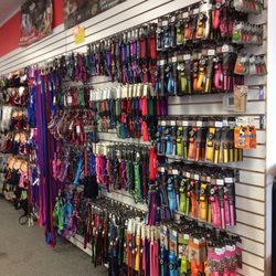 Healthy Pet Center - Leashes, collars, harnesses
