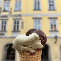 Crème de la Crème - pistachio dark chocolate with cherries small scoop with two flavors 59ckk ($3usd)