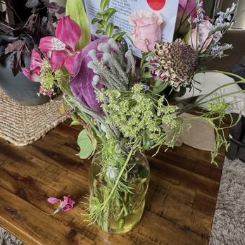 Williams Flower & Gift - Florists Near Me - Tacoma, Washington Williams Flower & Gift - Florists Near Me - Tacoma, Washington
