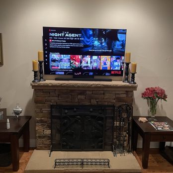 Universal Mounting Services - Here is the end result keep in mind wires were going all over the place in the back and down the sides very impressive work. - TV Mounting Near Me Universal Mounting Services - Here is the end result keep in mind wires were going all over the place in the back and down the sides very impressive work. - TV Mounting Near Me