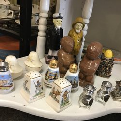American Pie Antiques and Collectibles - Jazzy salt and pepper shakers!!