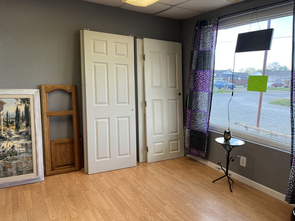 SLOAN’S THIS & THAT Updated September 2024 24 Photos 401 W Bethalto Dr, Bethalto, Illinois