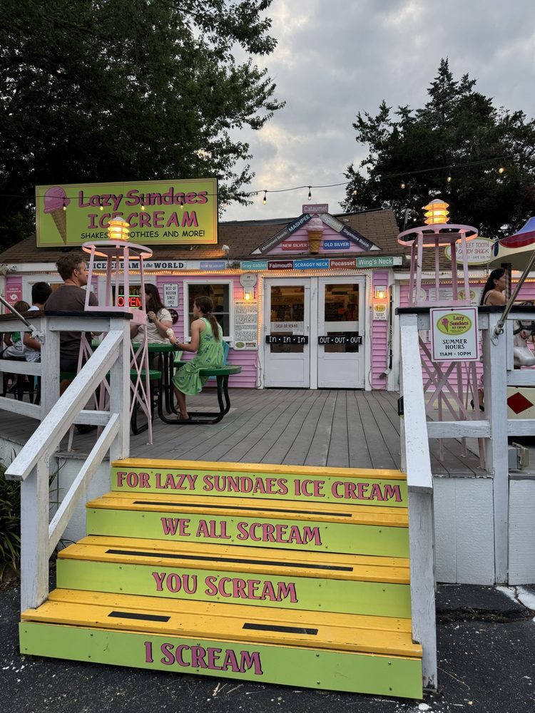 Lazy Sundaes Ice Cream Logo