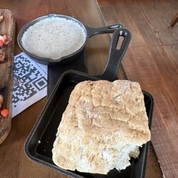 Biscuit and gravy