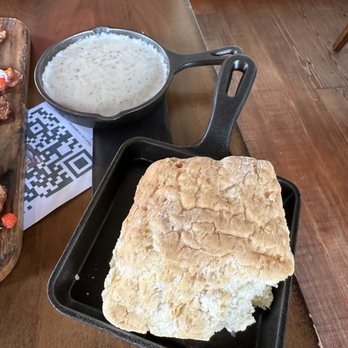 Two Cracked Eggs Cafe - Biscuit and gravy - Breakfast & Brunch Near Me - Savannah, Georgia