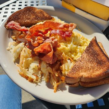 PJ's Family Restaurant - Some breakfast - Pizza Near Me - Sunbury, Ohio