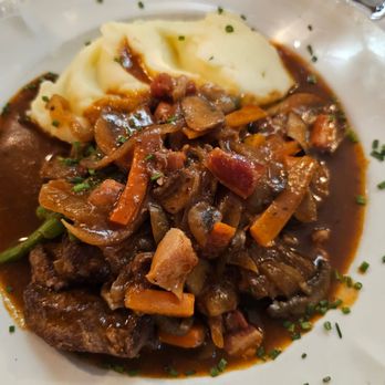 La Boite en Bois - Beef Bourgignon - Special of the Day - French Near Me - New York, New York