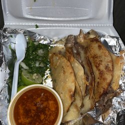 Gordos Mini Tacos & Snacks - 3 Quesa birria tacos w/consume