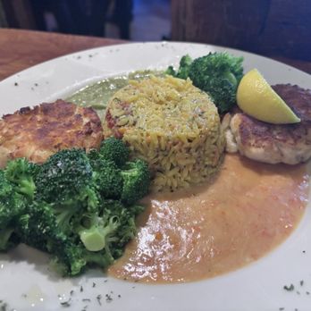 Spondivits - Crab cakes - Seafood Near Me - East Point, Georgia
