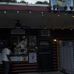 Sno-Ball Cabin - Walk up to order