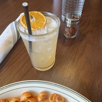 DeNuccis - Italian Lemonade - New American Near Me - Lincoln Park, Illinois