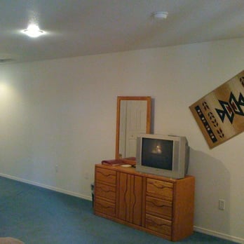 Mount Shasta Resort - woodland room, yes, that's a carpet nailed to the neverending white walls! - Hotels Near Me - Mount Shasta, California Mount Shasta Resort - woodland room, yes, that's a carpet nailed to the neverending white walls! - Hotels Near Me - Mount Shasta, California
