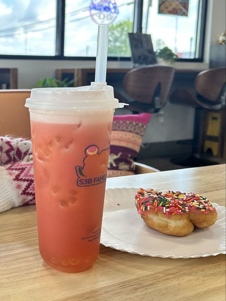 Food from Daylight Donuts