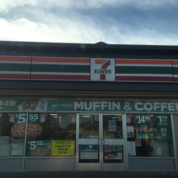 7-Eleven - Front Entrance - Convenience Stores Near Me - Massapequa, New York