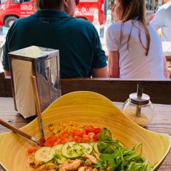 Rich 'n Greens - Chicken guacamole bowl