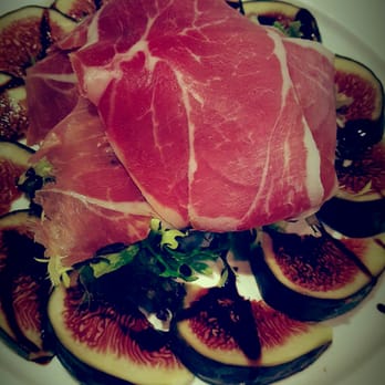 La Piazza - Fig and Parma ham salad - Italian Near Me - Hong Kong, HK
