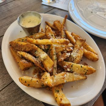 Southern Yankee Crafthouse - Truffle fries - Cocktail Bars Near Me - Houston, Texas Southern Yankee Crafthouse - Truffle fries - Cocktail Bars Near Me - Houston, Texas