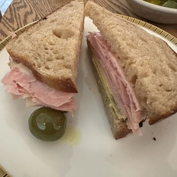 Bar Betsy - Ham Sandwich - Bars Near Me - Altadena, California