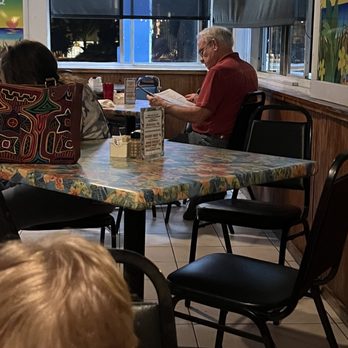 Cracked Conch Cafe - Inside - Seafood Near Me - Marathon, Florida