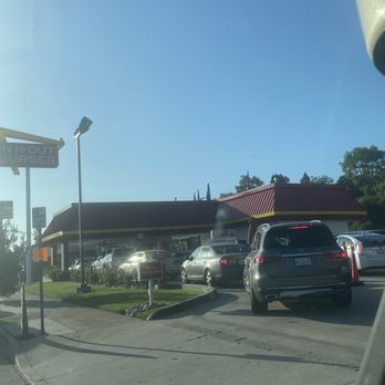 In-N-Out Burger - Short line, but not always - Fast Food Near Me - Tujunga, California