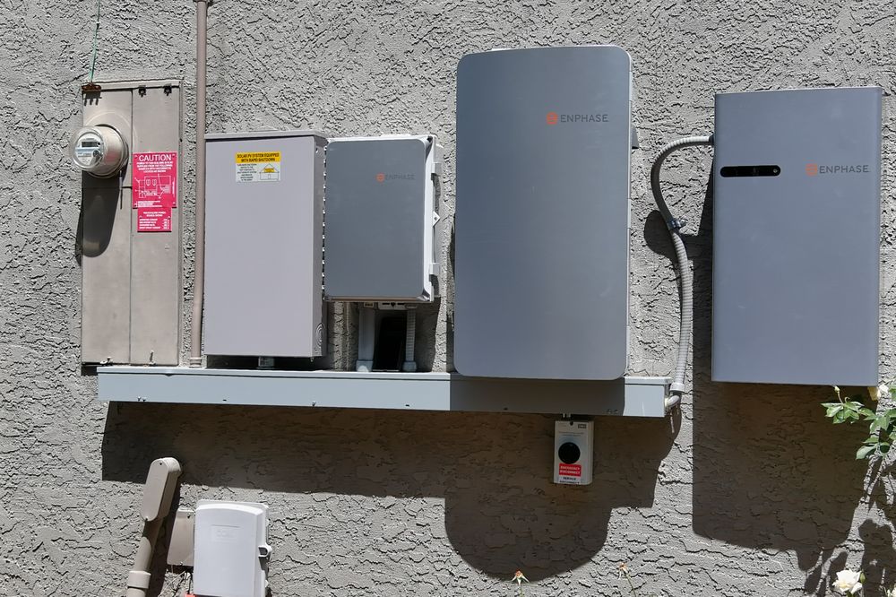 Slide of Verza Solar Electric Design