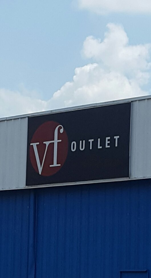 VF OUTLET Updated October 2024 700 Factory Outlet Dr, Arcadia
