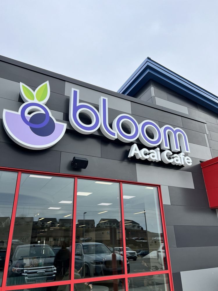 BLOOM ACAI CAFE Updated September 2024 38 Photos 2483 Commerce Dr