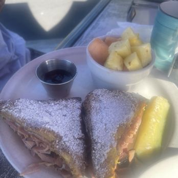 The Twins Restaurant - Monte Cristo - American Near Me - Cotati, California