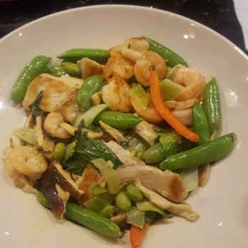 Bahama Breeze - Mahi and shrimp bowl - Bars Near Me - Miami, Florida