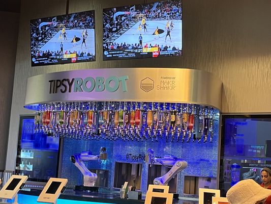 Tipsy Robot at Planet Hollywood by null