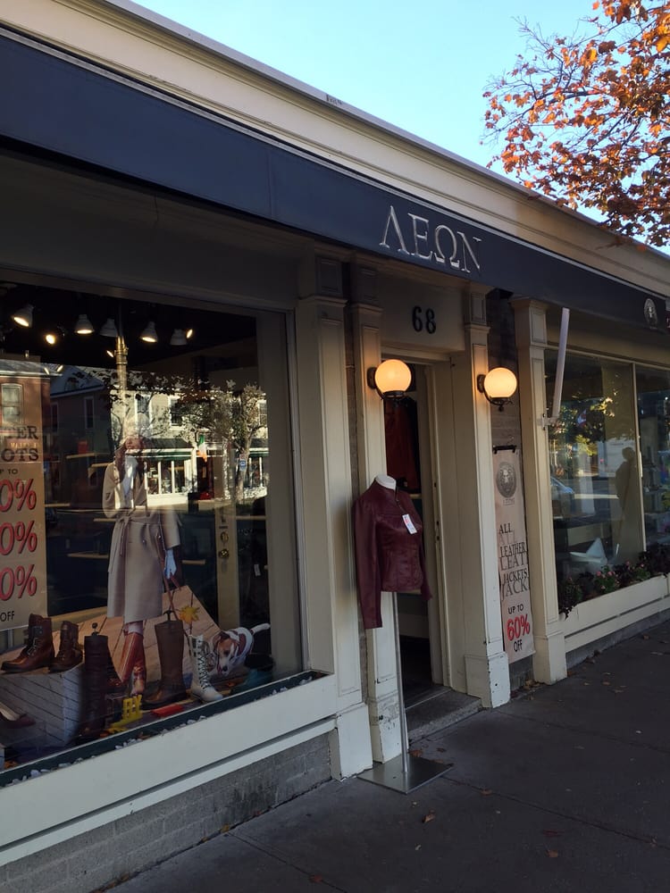 Leone Shoe Stores 68 Queen Street, NiagaraontheLake, ON, Canada