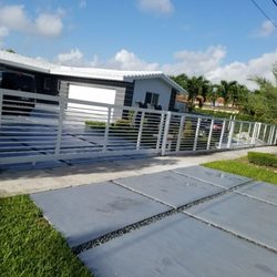 Osuna Ornamental Fence & Gates - Modern Fencing! We weld, fabricate, and install all your fencing and gate needs. Call us today for a free estimate 786-208-4975.