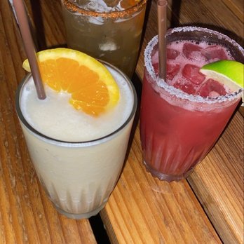 Darling Aviary - Orange creamsicle slushy, strawberry margarita - Bars Near Me - Sacramento, California