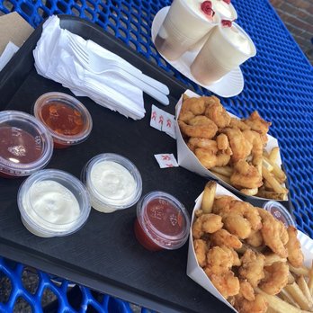 Johnny's Reef Restaurant - It's ok!!! Just ok! - Seafood Near Me - Bronx, New York