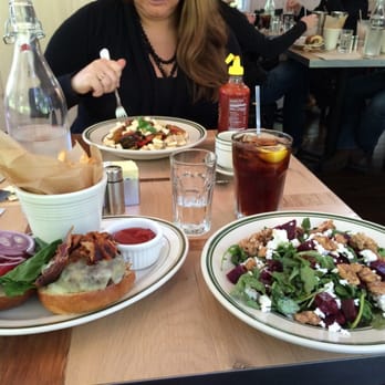 Mountainside Cafe - Food - Cafes Near Me - Falls Village, Connecticut