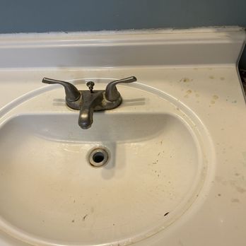 On The Rocks - Filthy sink in the men's room - Sports Bars Near Me - Atlantic Beach, North Carolina