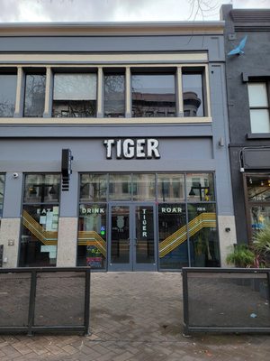 Tiger Restaurant & Lounge by null