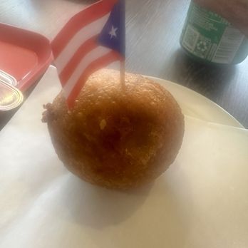 El Lechon De Negron - Papa Rellena - Food Trucks Near Me - Union, New Jersey