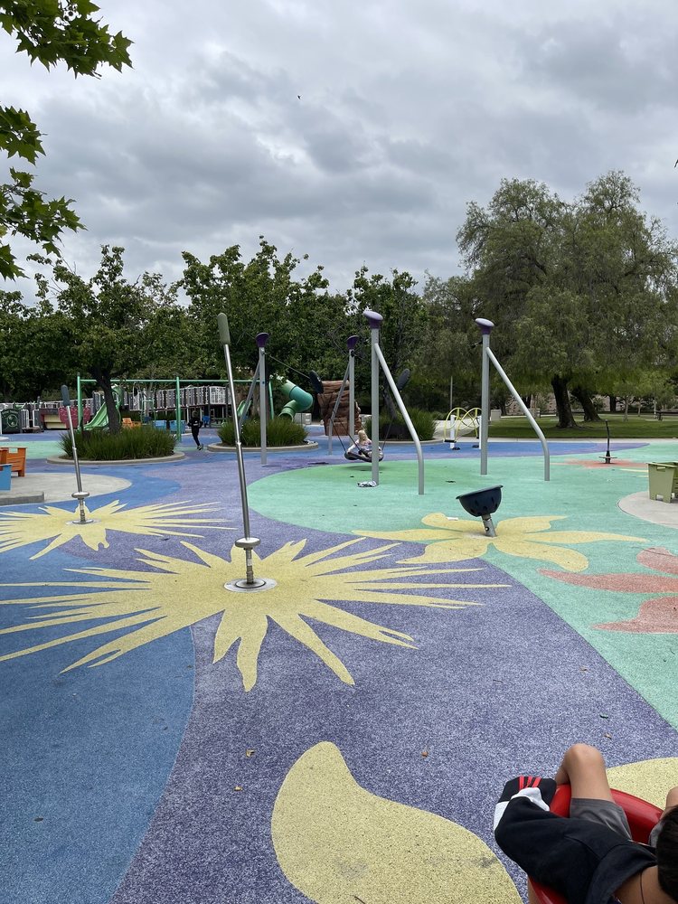 Pavion Park