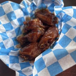 Mountain Mama's Sports Bar - Dr. Pepper wings
