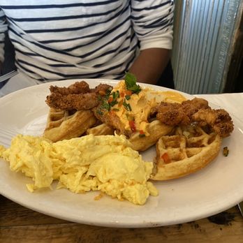Bryn Mawr Breakfast Club - Hot chicken n waffles - Breakfast & Brunch Near Me - Chicago, Illinois Bryn Mawr Breakfast Club - Hot chicken n waffles - Breakfast & Brunch Near Me - Chicago, Illinois
