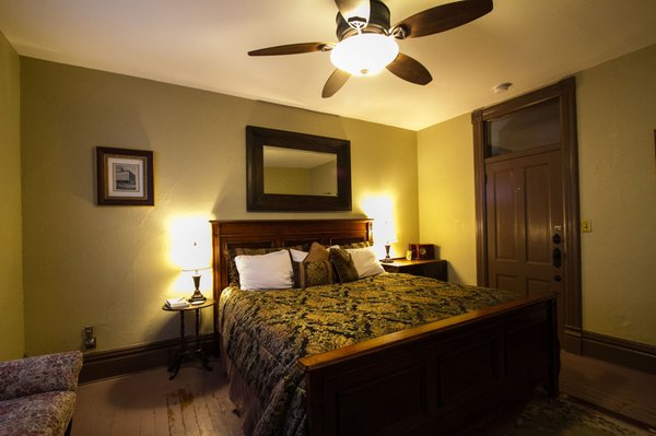 Swantown Inn by null