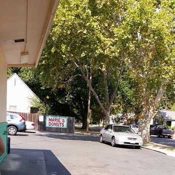 Marie's Donuts - Small parking lot - Donuts Near Me - Sacramento, California Marie's Donuts - Small parking lot - Donuts Near Me - Sacramento, California